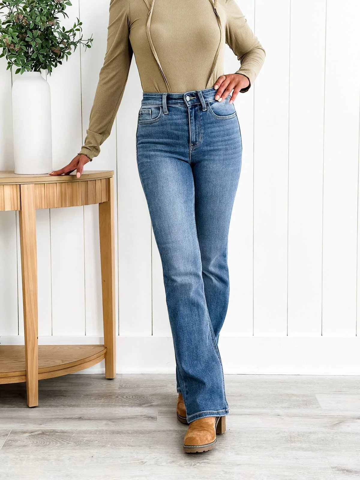 Holy Grail Bootcut-jeans med magekontroll